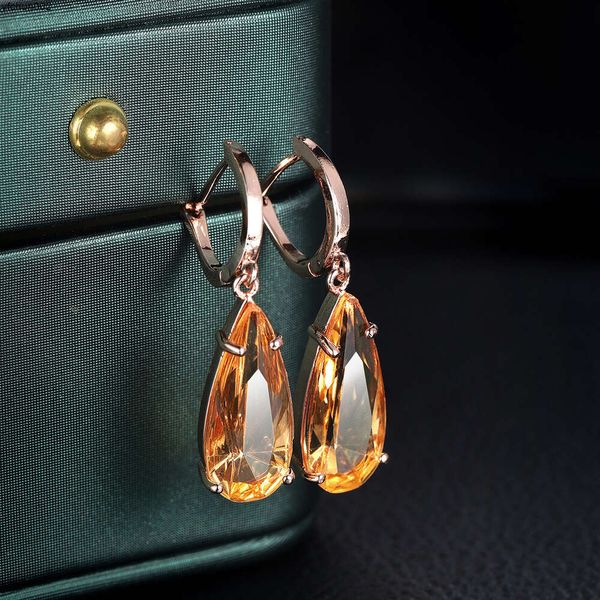 Nuovi orecchini in cristallo giallo champagne orecchini popolari e creativi a forma di goccia a forma di donna 16t8