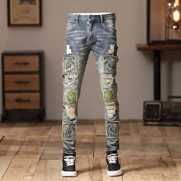 Erkekler kot caddesi moda erkekler retro yıkanmış mavi streç sıska fit yırtılmış nakış yamalı tasarımcı hip hop denim pantolon