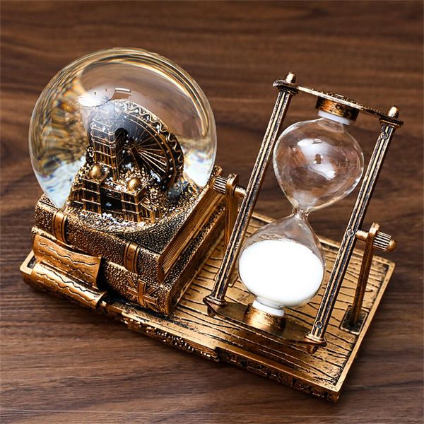 Vintage Desk Ornamente Tower Luminous Snow Globe mit Musik Sanduhrglas Ball Retro Crafts Office Home Decor Weihnachtsgeschenke