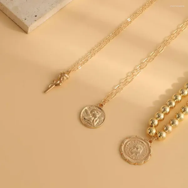 Kettenschichtpullover Kettenmünzen anheitige Halskette für Frauen Dreischichtiger Perlen Metallschmuckzubehör