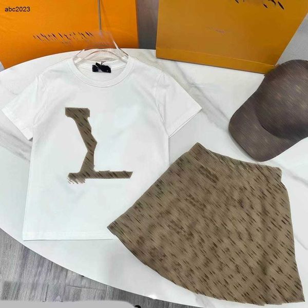 Classics Baby Tracksuits Sommermädchen T-Shirt Anzug Kinder Designer Kleidung Größe 110-160 cm großes Logo-Druck-Shirt und Shorts 24April