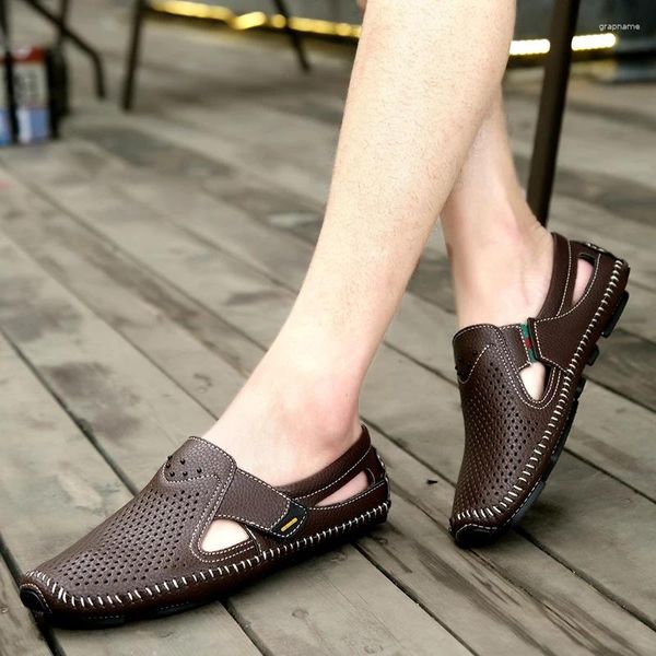 Повседневная обувь летние мужчины сандалии мягкая кожа мужчина выплескивает модные тенденции мужские комфортные езды ежедневно