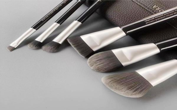 Deluxe Charcoal Antibakterielles Make -up -Pinsel Set 6pcs Antibakterielles synthetisches Haarbürsten Kit Schönheit Kosmetik Pinsel Blendin3768094