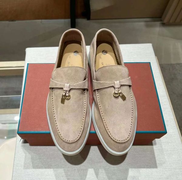 Nuove scarpe da abbigliamento Loro Summer Charms Walk Moccasins for Women Piana Designers Loafer Men Office Carriera da viaggio Casual