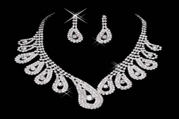 Yeni ucuz bling kristal gelin takı seti gümüş kaplama kolye elmas küpeler gelin için düğün takı setleri gelin acc5623959