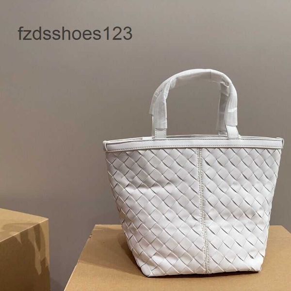 A beleza do chão veneeta Cabbage Bottegs Elegante moda de 2024 bolsas de grau Lady Bags Tote Tote Handheld High Basket Womens Designer Popular Bag Flipflaphth8