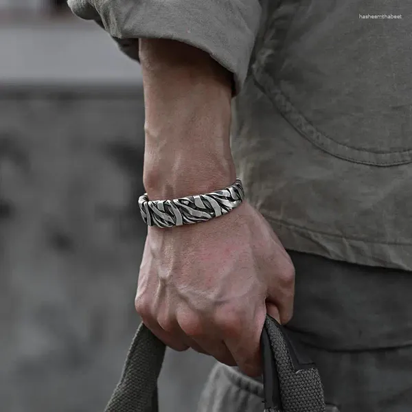Bangle Retro C-образный плетенный сплав сплайт мужчина браслет серебряный цвет проста манжетный аксессуар для модных украшений