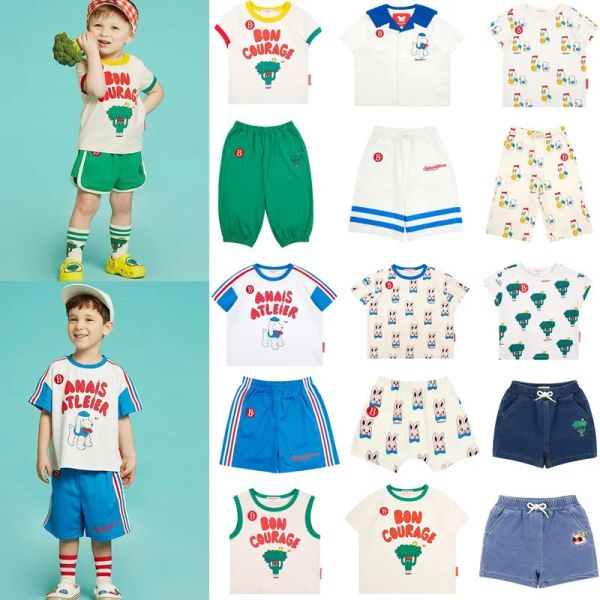 Calça 2023 Bebe coreano bebê manga curta camiseta de garotos calças de verão calça largura de garotas de meninas roupas de desenho animado tshirts de desenho animado