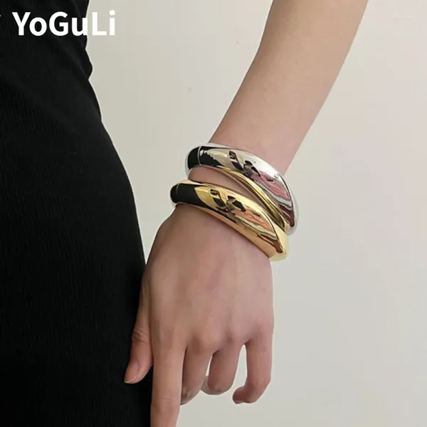 Bangle Jewelry European e American Design Shiny Irregular Metal Bracelets for Women Party Gifts Acessórios Cool Trends