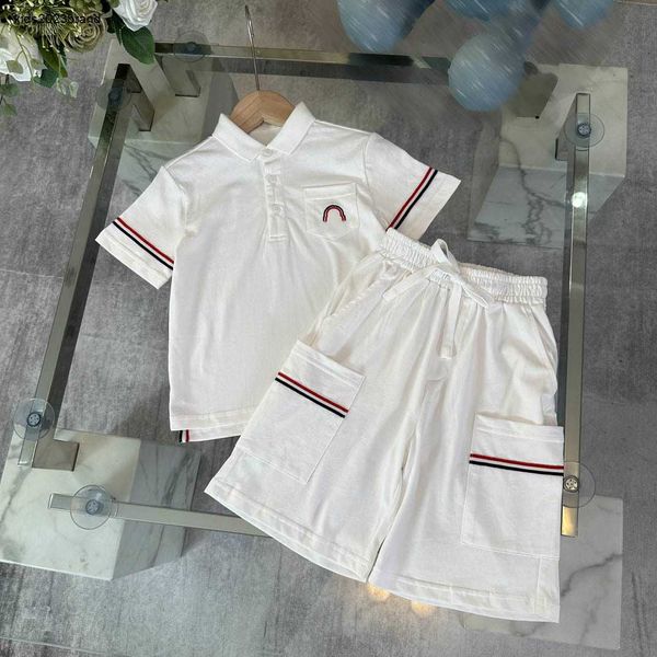 Novos meninos, conjunto de mangas curtas para crianças roupas de designer de roupas de bebê tamanho 100-150 cm Camisa de pólo e shorts de design de cores sólidas 24April