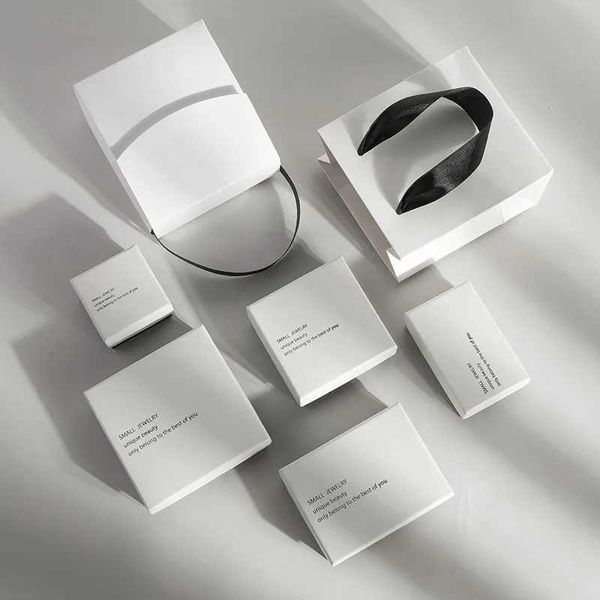 Ювелирные коробки, недавно прибывшие, белые крафт -бумажные ящики для ювелирных изделий Упаковка