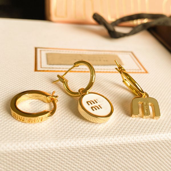 Stud 2024 New M Brand Luxury Letters Designer Brincos para mulheres 18K Gold Elegant Geometria Love Aretes Brincos professor -dia Mãe Earrings Earing anéis de ouvido jóias