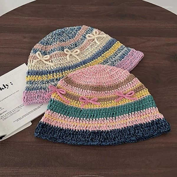 Berets Japanische Handhaken Dreidimensional Bogen gestreifter Eimer Hut Frauen Frühling Sommer Retro Nische Süße süße gestrickte Beckenkappe