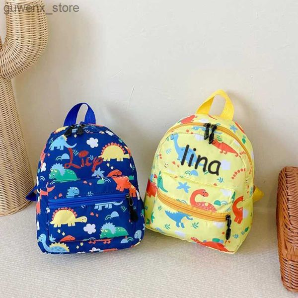 Zaini Nome personalizzato per bambini carino Dinosaur Nylon Waterproof Backpack Kindergarten Boy Girl Universe Planet Casual School Bag Rucksack Y240411