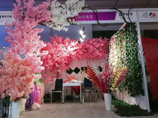 50-600PCS 140 Cabeças Flores artificiais Blossoms Cherry Arch Wedding Decore Fake Flower Silk Hydrangea Branch Decoração da casa