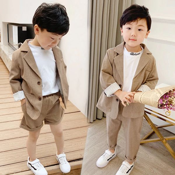 Hose koreanische Kinder lässige Anzüge 2021 Neue Frühlings Sommerkleidung Set Jungen Mädchen Handsome Anzugmantel + Shorts / Hosen Twinset B431