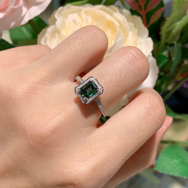 Emerald Full Moissanite Diamond Lady's Emerald Green Ring S925 Sterling Shiover Plorato Gold Classic Gold di alta qualità G per donne