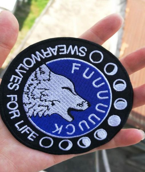 Dieser große Badass Patch Cuss am Mond schwören Wölfe fürs Leben 35 x 35 bestickter Eisen auf Twill Stickerei Patch2887296