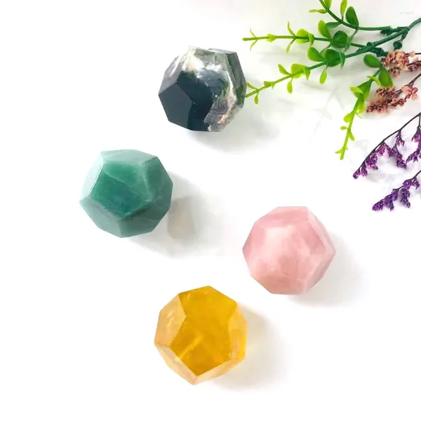 Dekorative Figuren Großhandel Handschnitzkristall natürlicher Rosenquarz frei von klarem Polyeder zum Verkauf
