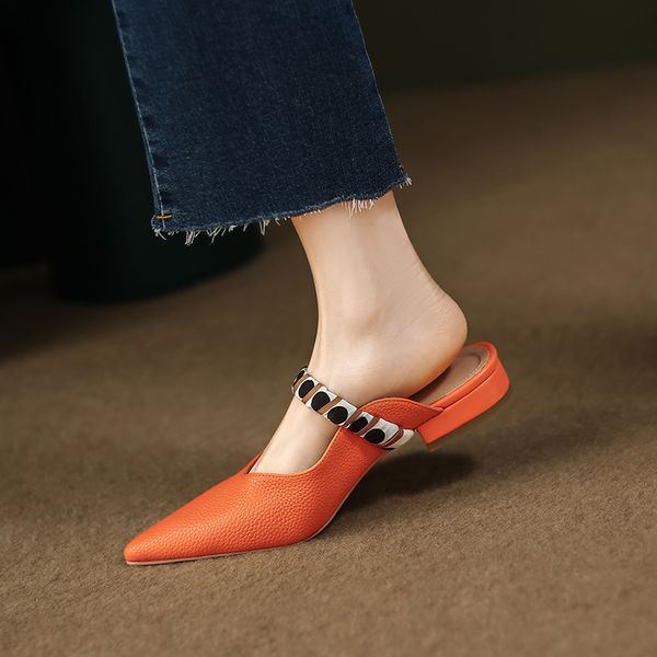 Sandálias de Slippers Mules 2023 Summer Sapatos de primavera feminina Low Heel Luxury Mulher Roupas de casa elegante Partido coreano Slingback de laranja laranja