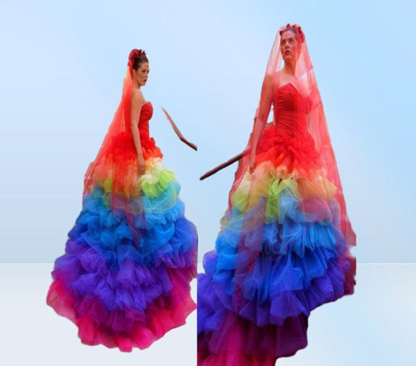 2022 Vestidos de bola exóticos de sweetheart tule colorido tule arco -íris vestidos de noiva gótico personalizado bagunos em cascata de plus size bridal gow7259622