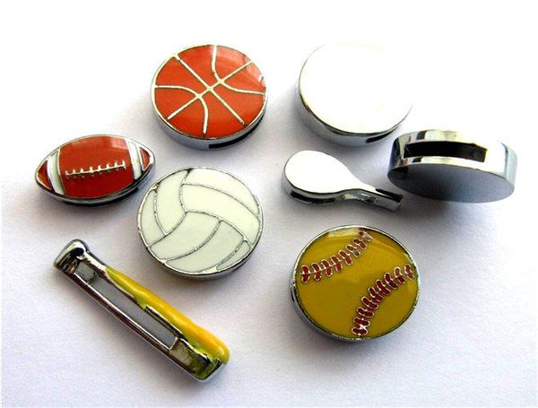 10 pezzi/buco del lotto 8mm basket da baseball calcio calcio calcio incantesimo sport ciondoli fai -da -te adatti per i portachiavi da 8 mm di gioielli in bracciale