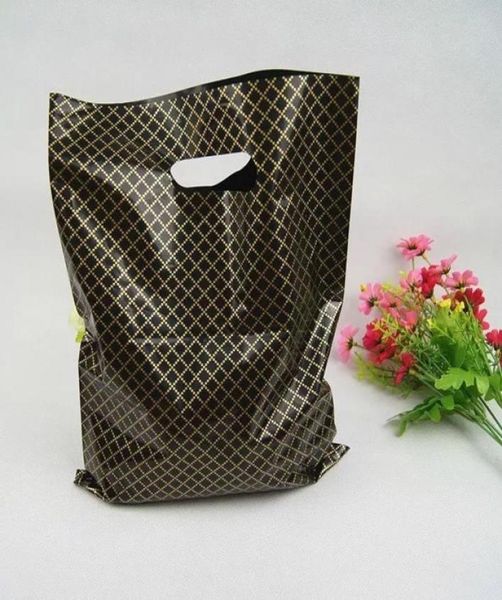 50pcslot siyah kafes büyük plastik alışveriş çantaları kalın butik hediye giyim ambalaj plastik hediye çanta ile 3995913