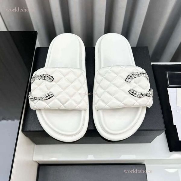 2024 New Designer Slippe Donne's Bread Slides Canale Classico Scarpe Canale Loafe Flip Flops Sandali di lusso Sandali per ragazze Flat Slide Fashion Casual Outdoor Casual Outdoor casual