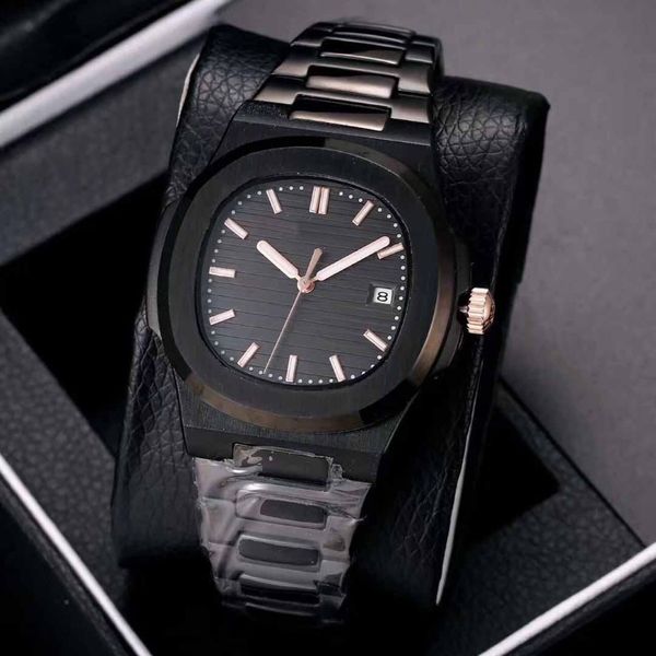 Herren Watch Sport Style Bowschnalle Edelstahl Hülle Sapphire Glass 2813 Automatische Bewegung Schwarzes Armband326c