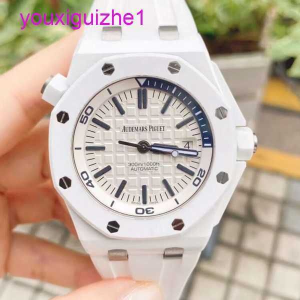 Последняя серия AP Watch Watch Royal Oak Offshore серия 15707CB Белая керамика белая тарелка квартал Blue Mens Fashion Leisure Business Machinery Watch