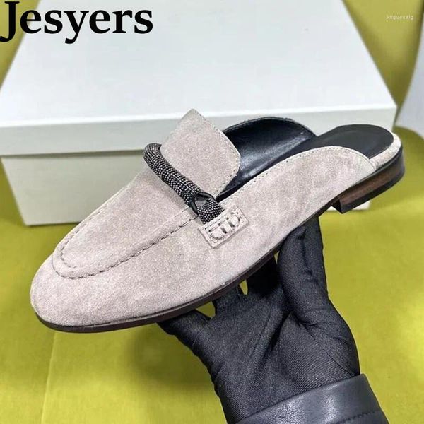 Slippers primavera outono de pé fechado de pé de metal decorativo sandálias planas preguiçosas férias de lazer ao ar livre sapatos versáteis 2024