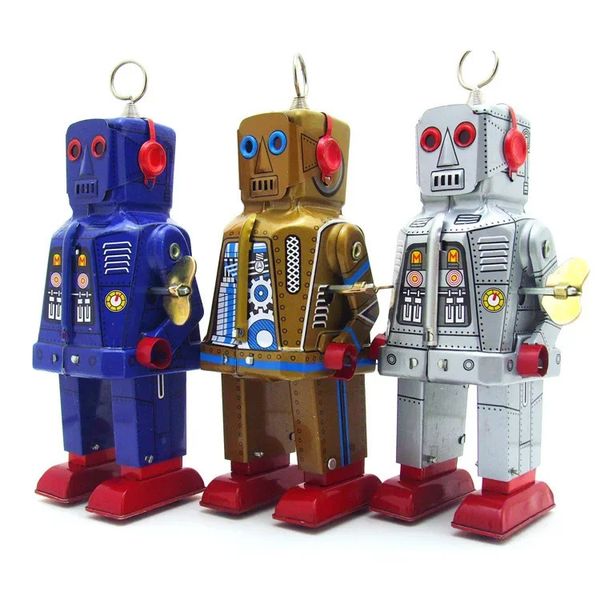 Coleção clássica engraçada RETRO RECLOWWORK UP Metal Walking Tin Space Robot Key Key Motor Toy Mechanical Christmas Presente 240329