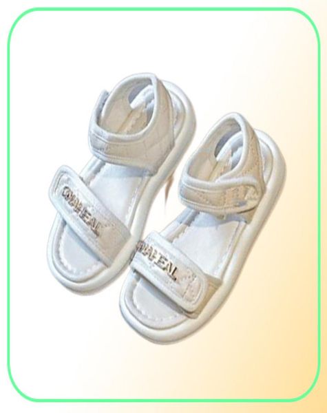 Fashion Designer Girls Sandals Casaul Beach Shoes 2022 Summer Nuovi Donne Flat Shoe Flat Medio and Big Girl Sandal1880054