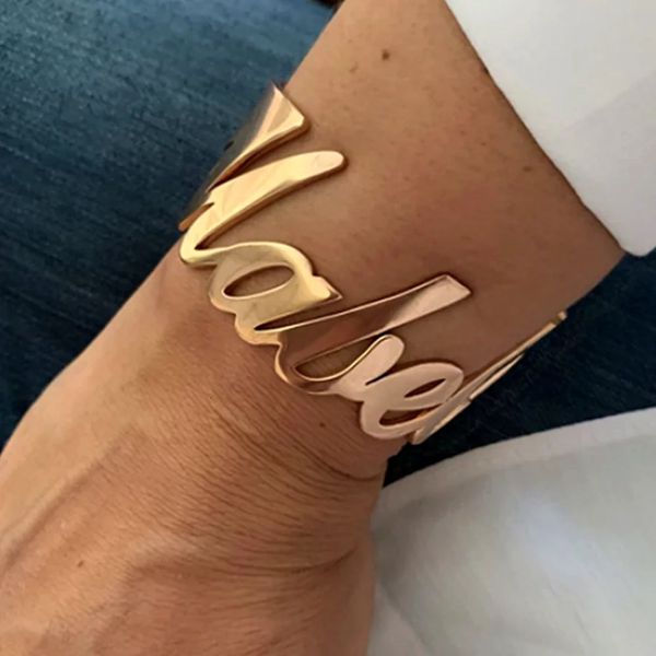 Personalisierter Name Womens Bangle Edelstahl Gold Silber Armband Personalisierte Charme Armband Valentinstag Schmuck Geschenk 240320