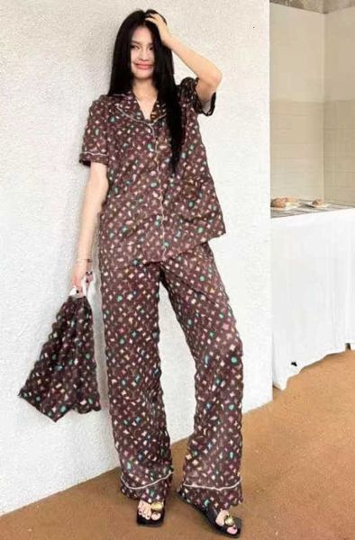 Sleep Lounge Frauendesigner Seiden -Twill Pyjama Set Tracksuits Full Print Logo Vintage Pyjamas Hemd Drawess elasticated Taillenhose Set NALLEDEM für Frauen