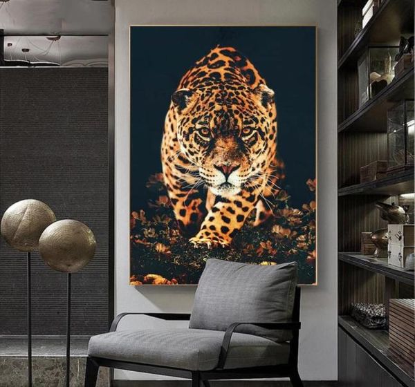 Parrot tigre di leone dorato nero tra fiori lussuosi poster di animali da animale arte moderna dipinto per decorazioni murali del soggiorno9040304