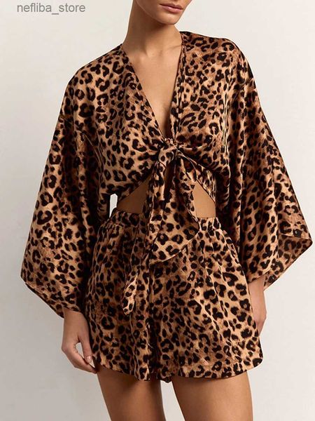 Pajamas sexy Marthaqiqi Leopard Stampa da donna Abbigliamento per dormire Set a manica lunga Pajama Y V-Neck Pajama Tops Nightie Shorts Femme Nightwear Suit L410