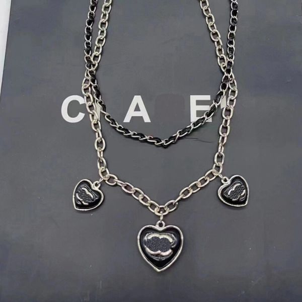 Boutique Collana Materiale in acciaio inossidabile Designer marchio Tre Peach Heart Double Layery Collane di alta qualità Collana ragazza di moda con festa in scatola