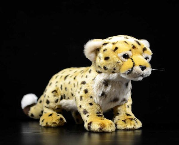 Simulazione realistica in piedi in piedi ghepardo peluche imbottite peluche carino giallo indiano giallo indiano acinonyx giubatus bambolo regalo di compleanno per bambini modella Q1476990