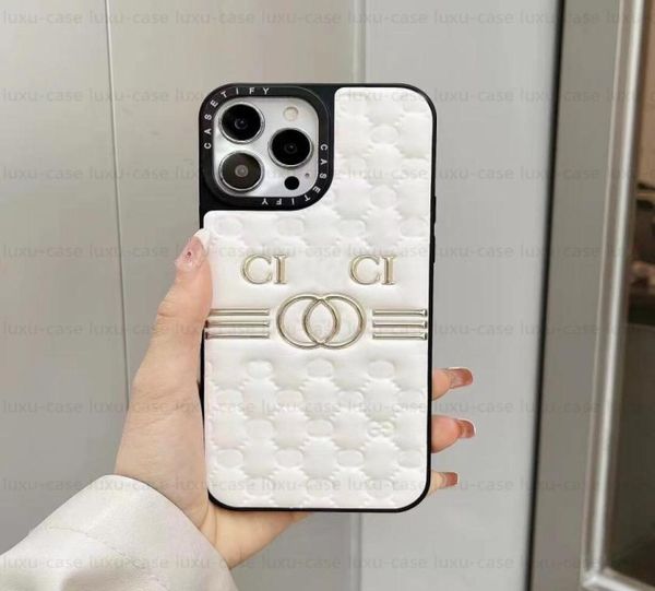 Custodie per telefoni designer di lusso per iPhone 14 pro max 13 12 11 pro max flores letters fonecase oro big v cover coppie coppie shell5389695