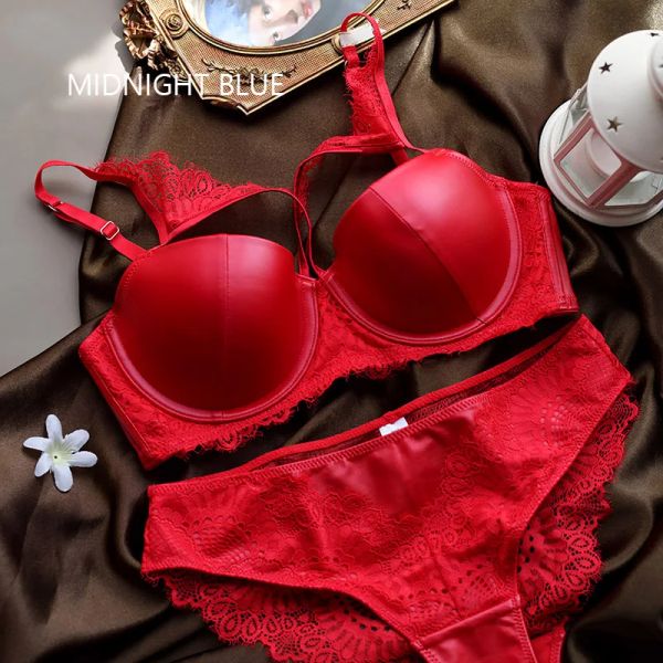 BRAS European American Leder Sexy Frauen Unterwäsche glatte dicke dicke BH Set Red Black Push Up Dessous hohles C Cup Intimates