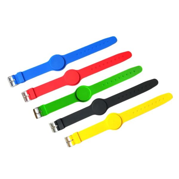 KeyChains 10pcs Access Control Tag 13.56MHz Presentazione temporale 1K S50 NFC Smart Chip Ic Scherla Torta Bracciale RFID Wristband