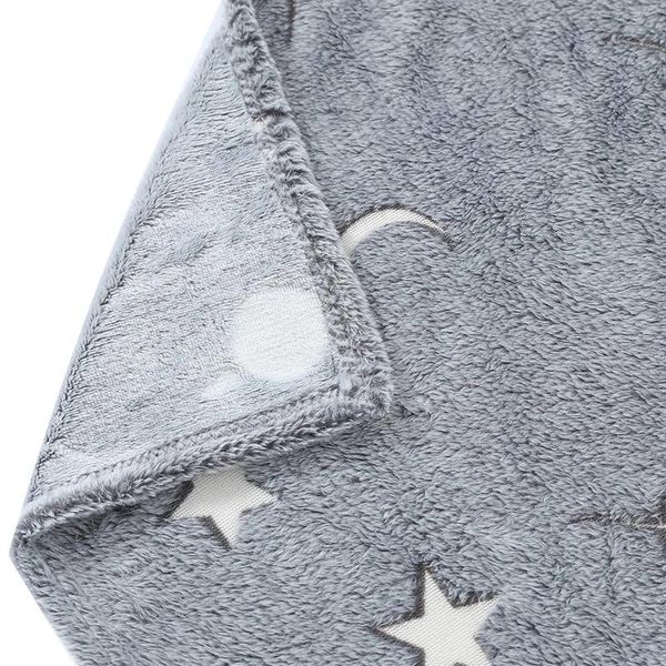 Battaniyeler karanlık battaniyede parlıyor Star Moon Yumuşak pazen gri sıcak atış çocuklar için doğum günü Christm Hediyeler