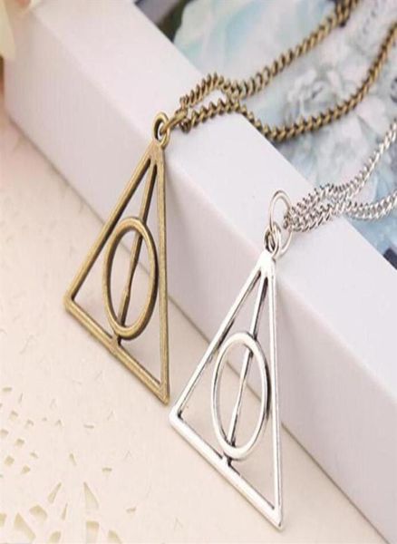 50pcs Buch The Deathly Hallows Halskette Dreieck Antike Silber Bronze Gold Deathly Hallows Anhänger Mode Schmuck Verkauf1480611