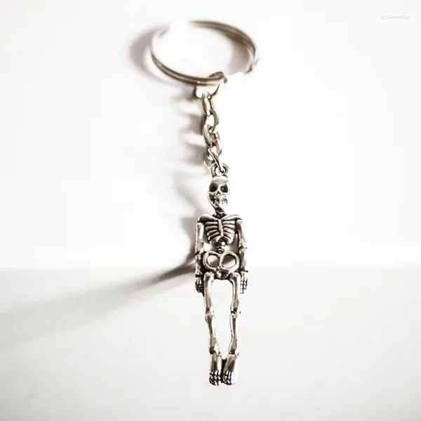 Keychains Personalisierte Schlüsselbund -Vintage für Autoanime Schlüsselkette Y2K Accessoires Frauen Männer Urlaubsgeschenke Schlüsselrolle coole Gadgets