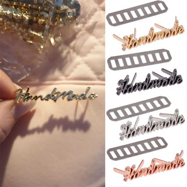 10pcs handgefertigte Buchstabenetiketten für Jeansschuhe Taschen Metallkleidung Etiketten Tags handgefertigte Geldbörse Handtasche DIY Lederhandwerk Accessoires