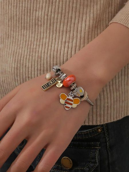 Armreifen 1PCS Europa und die US-amerikanischen Wind Multi-Blumenfrüchte-Lipstick-Liebes-Strass-Perlensterninnen weibliches Armband