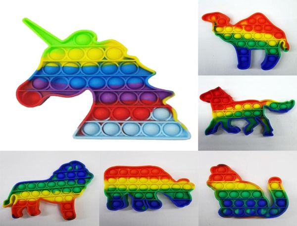 Giocattoli bolle arcobaleno puzzle silicone anti -stress sollievo palla giocattolo divertente 13 fumetti forme animali h31sjeb6991480