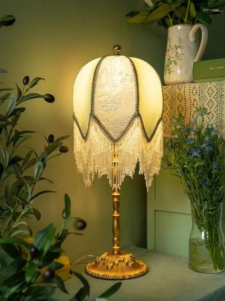 Lâmpadas de mesa Francês Retro Retro Crystal Tassel Lâmpada LED E27 Luzes de mesa da atmosfera de brilho dourado para meninas/Princess