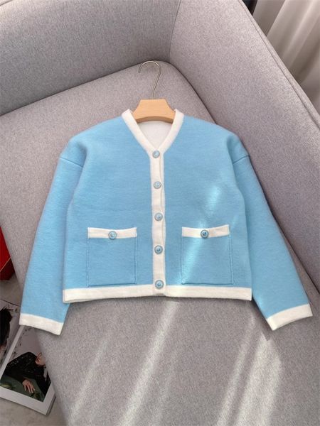 Federblau Kontrast Farbband Biege Strick-Strickjagd Sweater Langarm V-Ausschnitt Doppeltaschen Einer-Bastern-Pullover-Schichten X3D281119